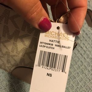 MICHAEL Michael Kors Bags - No large wristlet NWT MICHAEL Michael Kors Bags - No large wristlet NWT
